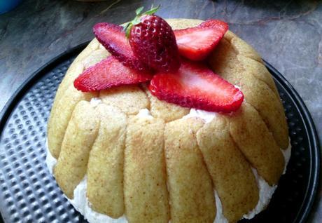Postre mascarpone y fresas - Zuccotto con fresas - Zuccotto alle fragole - Zuccotto sponge cake with liqueur-soaked vanilla zuccottofresas6