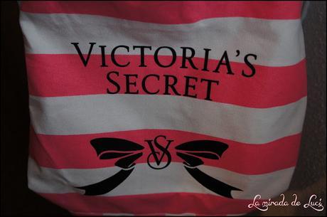 ALIEXPRESS mochila y toalla Victoria's Secret