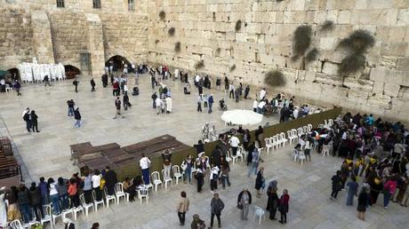 El Muro de los Lamentos en la actualidad. Desde hace 3000 años es el lugar más sagrado para el judaísmo (shutterstock)