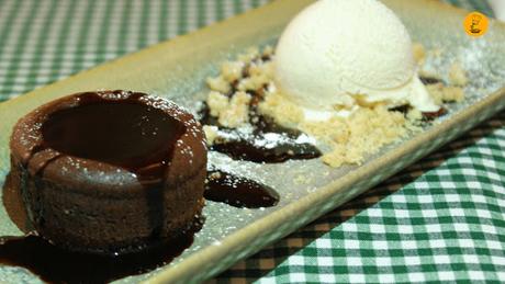 Coulant con helado de vainilla (6€) en taberna Triana Madrid