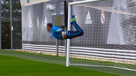 Keylor se luce con un escorpión como el de Higuita