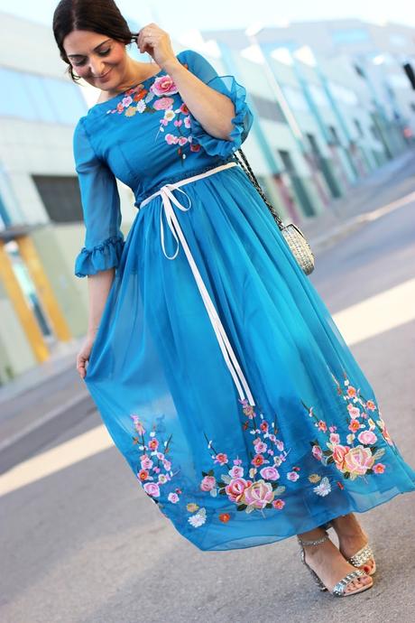 Vestido azul floreado