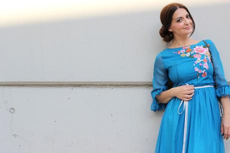 Vestido azul floreado