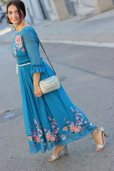 Vestido azul floreado
