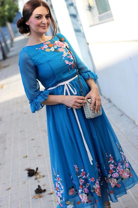 Vestido azul floreado