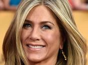 Jennifer Aniston carga contra prensa corazón