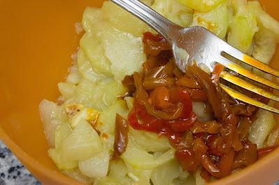 Tortilla de patata, calabacín y pimiento dulce al microondas