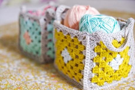 21 Cute Crochet Granny Square Projects -Flamingo Toes: 