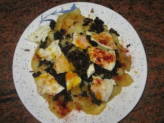 HUEVOS ROTOS CON MORCILLA