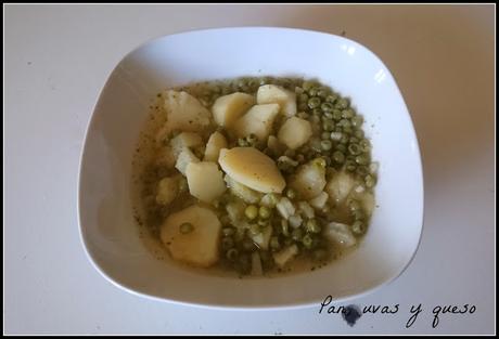 Patatas en salsa verde (tradicional o Crock-Pot)