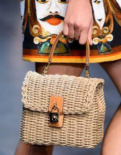 TENDENCIA: CAPAZOS, MINI CAPAZOS Y BOLSOS DE MIMBRE