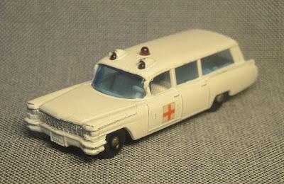 Ambulancia Cadillac de Matchbox