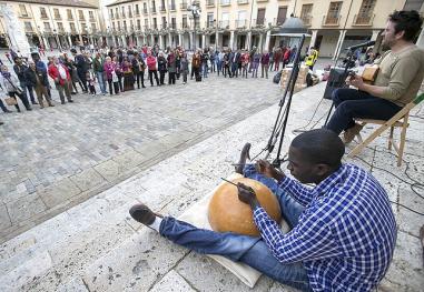 #ApoyoCaravanaGrecia Foto concentración en Plaza Mayor