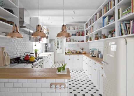 Home tour: un apartamento estilo vintage en blanco