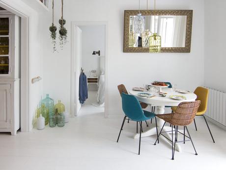 Home tour: un apartamento estilo vintage en blanco