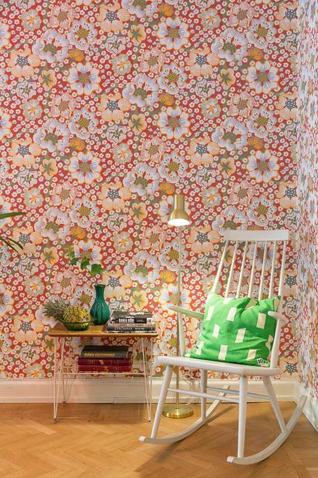 colorful floral wallpaper retro style