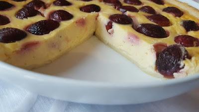 Pastel de cerezas y queso