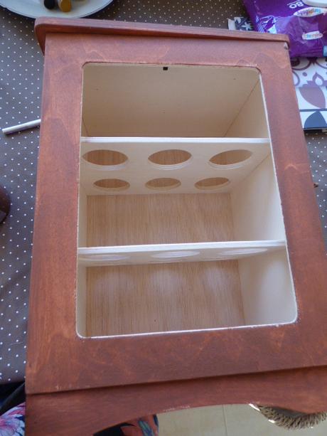 Decorando una huevera