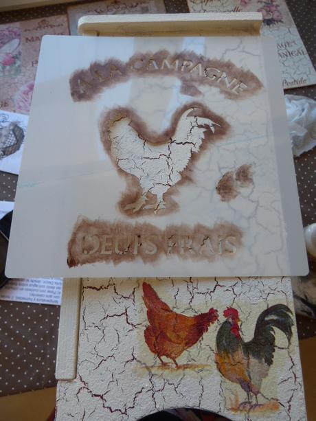 Decorando una huevera