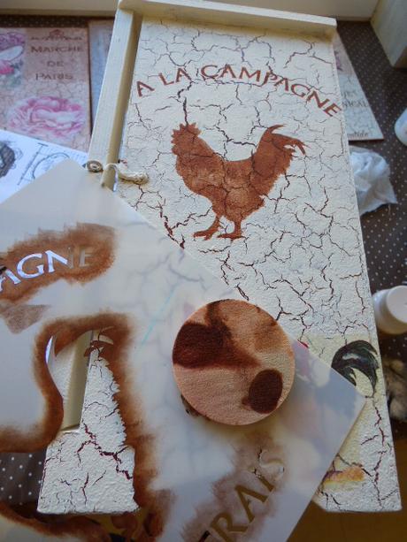 Decorando una huevera