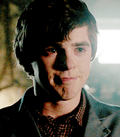 Pros y contras de ver una serie al día