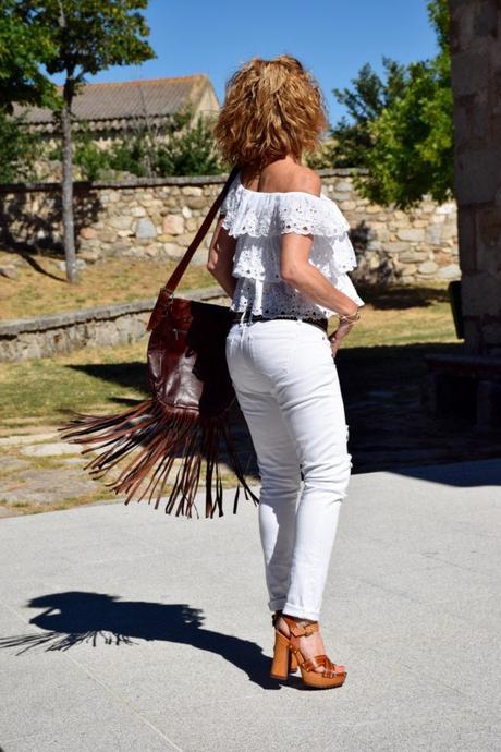 look-outfit-summer-white-total-ripped-off-shoulders