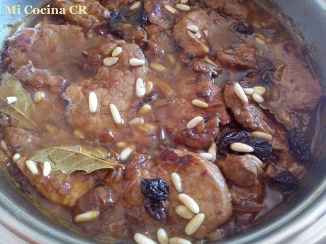 SOLOMILLO AL MOSCATEL DE MALAGA CON PASAS Y PIÑONES