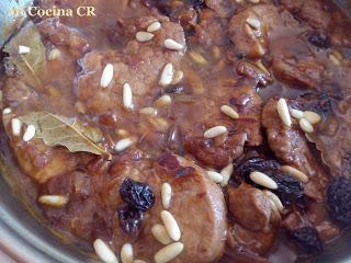 SOLOMILLO AL MOSCATEL DE MALAGA CON PASAS Y PIÑONES