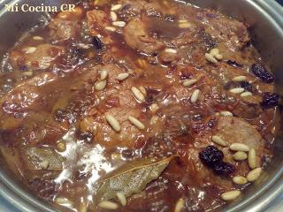SOLOMILLO AL MOSCATEL DE MALAGA CON PASAS Y PIÑONES