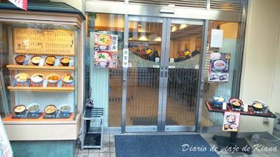 Viaje a Japón. Día 3. Tokyo: Senso-ji, Nakamise street, Donburi, Kappoburi, Akihabara y Myojin