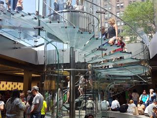 ESTRUCTURA DE VIDRIO: APPLE STORE NYC GLASS CUBE.