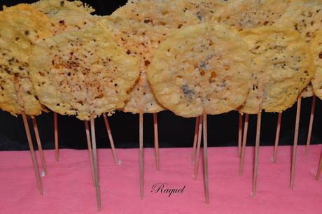 Piruletas de queso parmesano