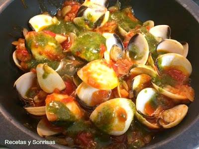 ALMEJAS CON SOFRITO Y PESTO