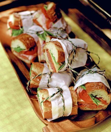 Resopón basado en pequeños bocadillos para tu boda - Foto: Pinterest