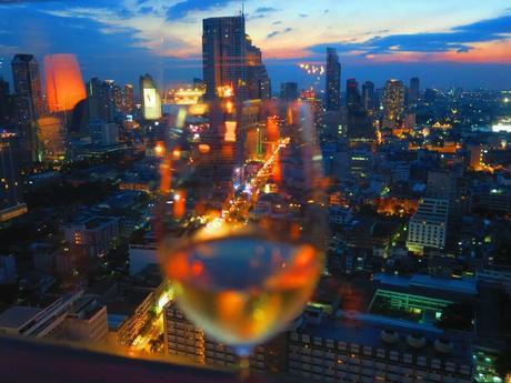 Videoblog: Las cremas de la felicidad prueban eficacia en Bangkok