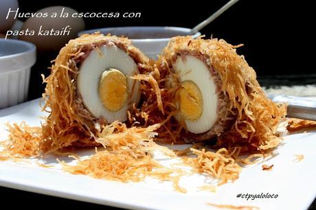 Huevos a la escocesa con pasta kataifi