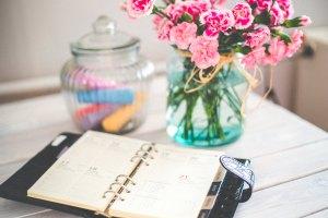 flowers-desk-office-vintage_mini