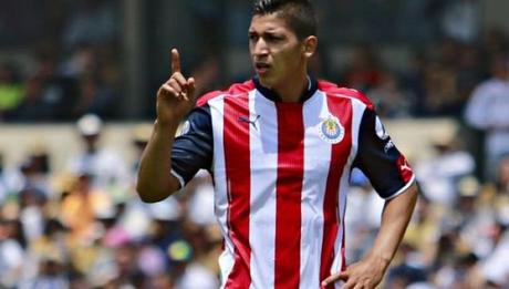 Zaldívar consciente de la responsabilidad de ser el goleador de Chivas