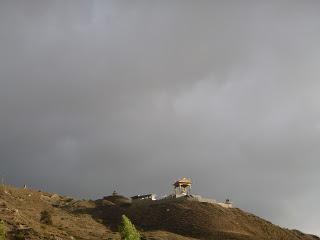 ANNAPURNA CIRCUIT ETAPA 8: THORONG PEDI (4450 m) - THORONG LA PASS (5416 m) - MUKTINATH (3760 m) ANNAPURNA CIRCUIT ETAPA 8: THORONG PEDI (4450 m) - THORONG LA PASS (5416 m) - MUKTINATH (3760 m)