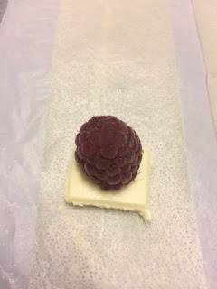 PAQUETITOS DE BRICK CON PLATANO, FRAMBUESA Y CHOCOLATE