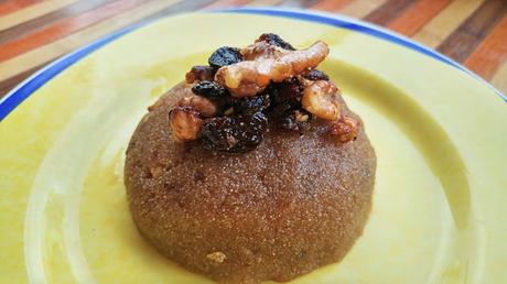 Postre hindú de sémola de trigo Sooji Halwa