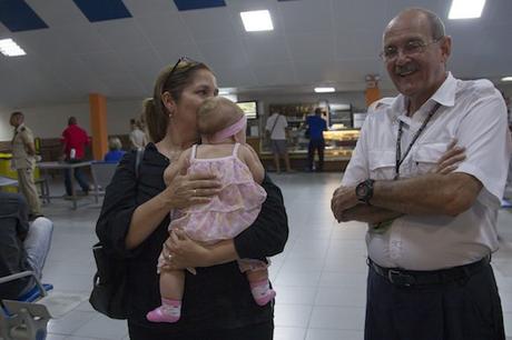 Armando Garbalosa, jefe de Seguridad Aeronáutica del IACC, en la Terminal 2 del Aeropuerto Internacional José Martí, de La Habana. Foto: Ladyrene Pérez/ Cubadebate. 