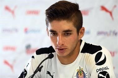 Brizuela no será quien cobre los penales en Chivas