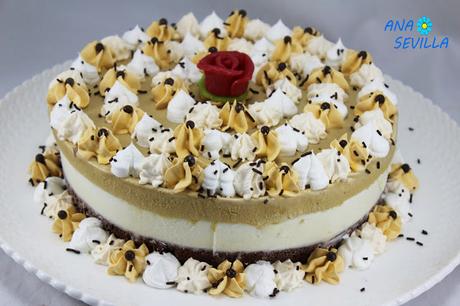 Tarta helada de vainilla y café