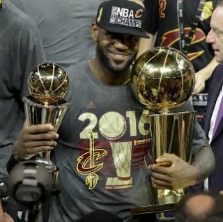 El club de los al menos 4 veces MVP y 3 veces Campeones de la NBA