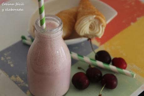 BATIDO DE CEREZAS Y CHOCOLATE BLANCO