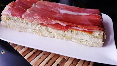 Pastel de serranito con aguacate