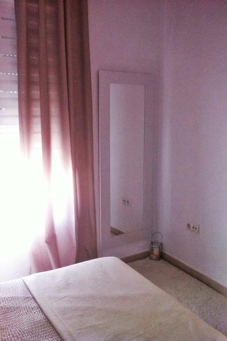 MI DORMITORIO (PARTE II): COMO COLGAR UN ESPEJO GRANDE DE PESO MI DORMITORIO (PARTE II): COMO COLGAR UN ESPEJO GRANDE DE PESO