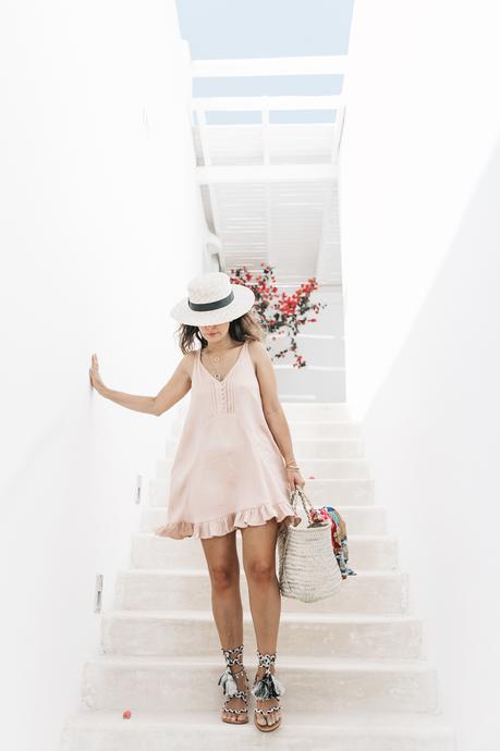Soludos-Soludos_Escapes-Light_Pink_Dress-Knotted_Sandals-Mykonos-Greece-Collage_Vintage-Summer_Outfit-Street_Style-27