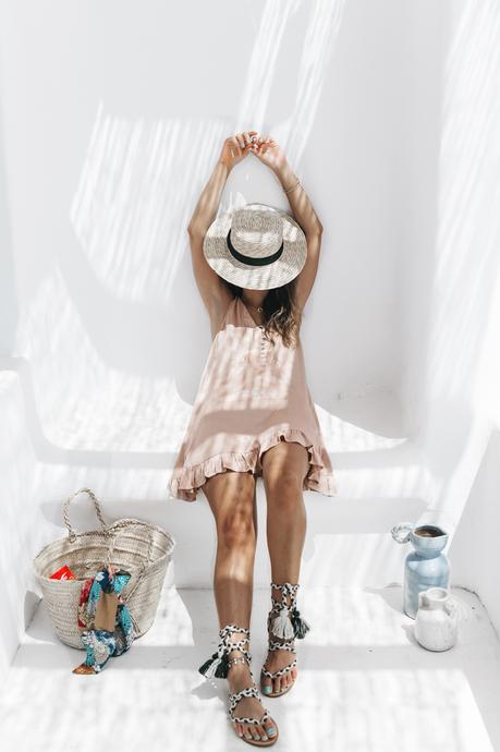 Soludos-Soludos_Escapes-Light_Pink_Dress-Knotted_Sandals-Mykonos-Greece-Collage_Vintage-Summer_Outfit-Street_Style-10